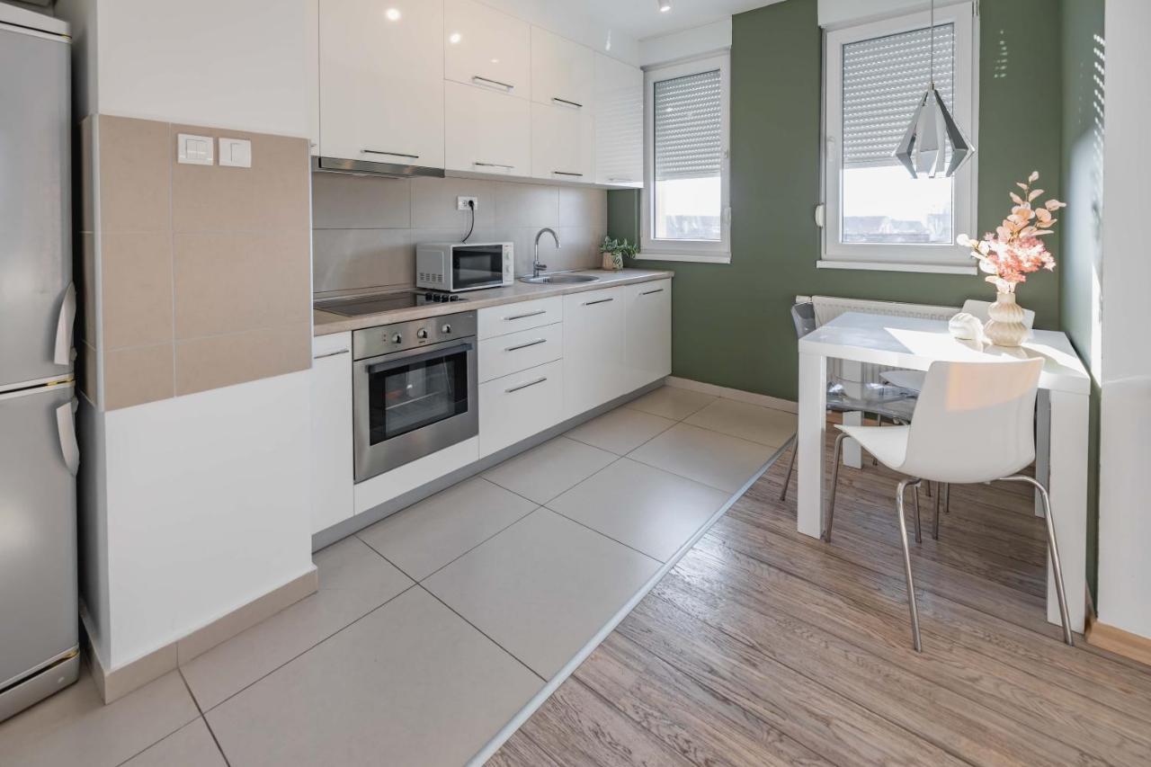 Bella Apartment Нови-Сад Экстерьер фото